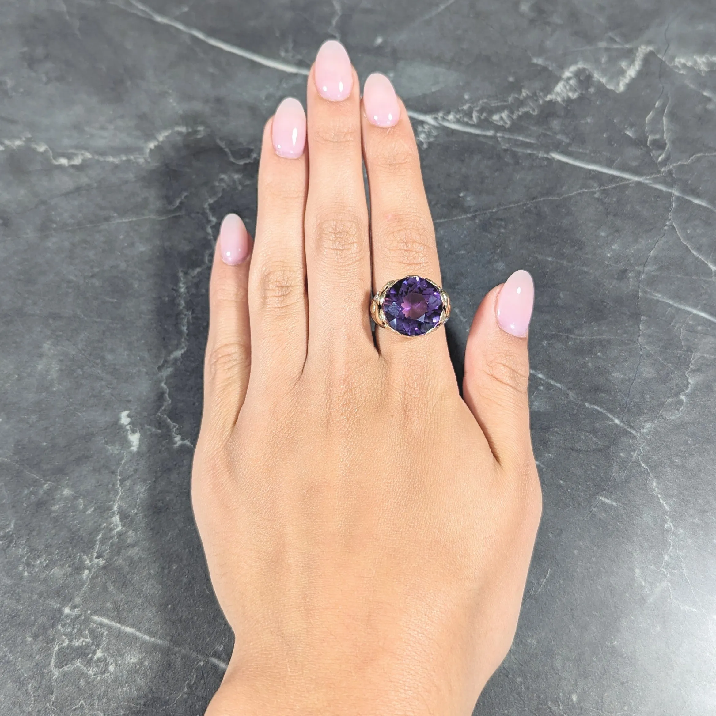 1940's Diamond Amethyst 14 Karat Two-Tone Gold Daisy Floral Retro Vintage Cocktail Ring