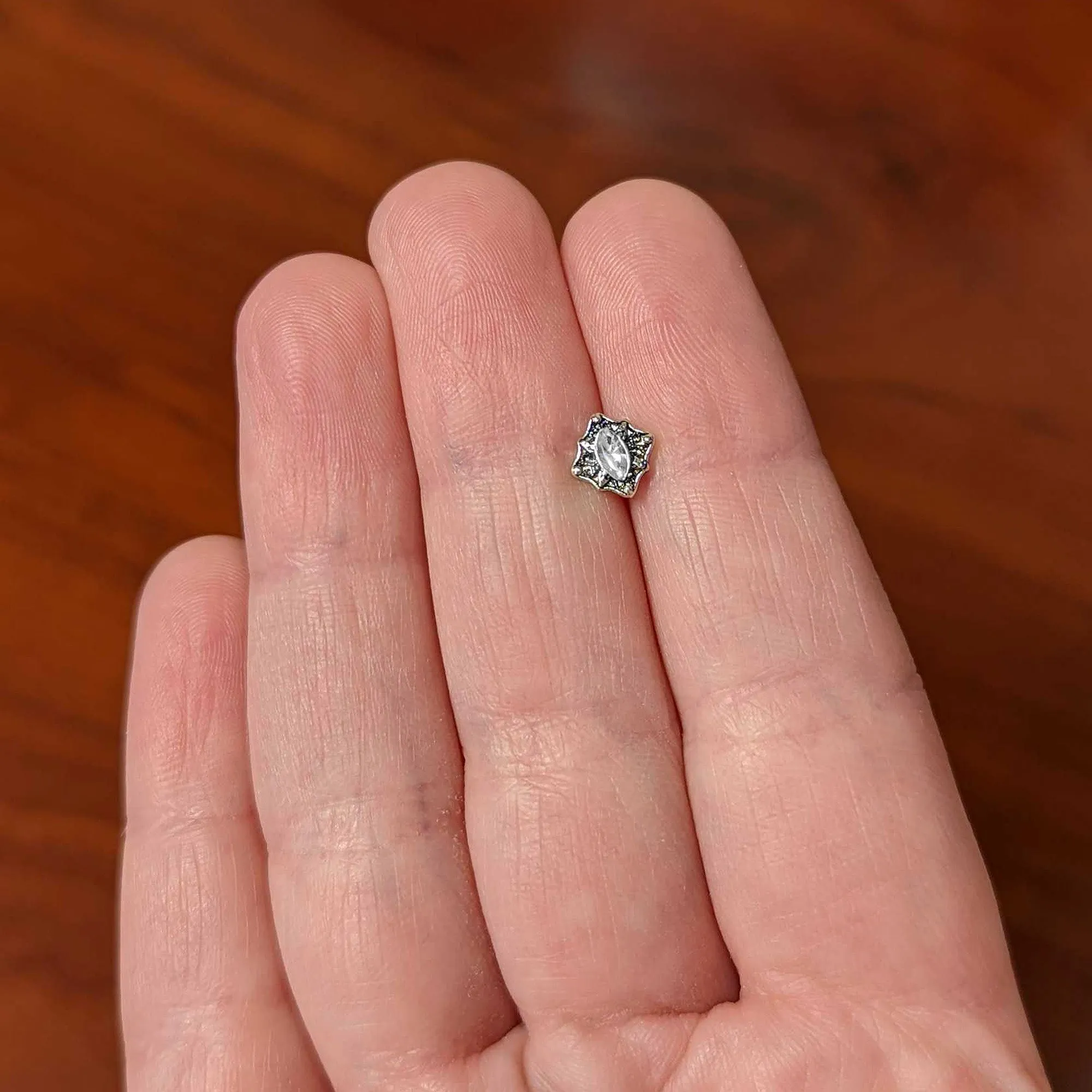 20 Gauge 1/4 Clear Gem Rhombus Retro Nose Bone