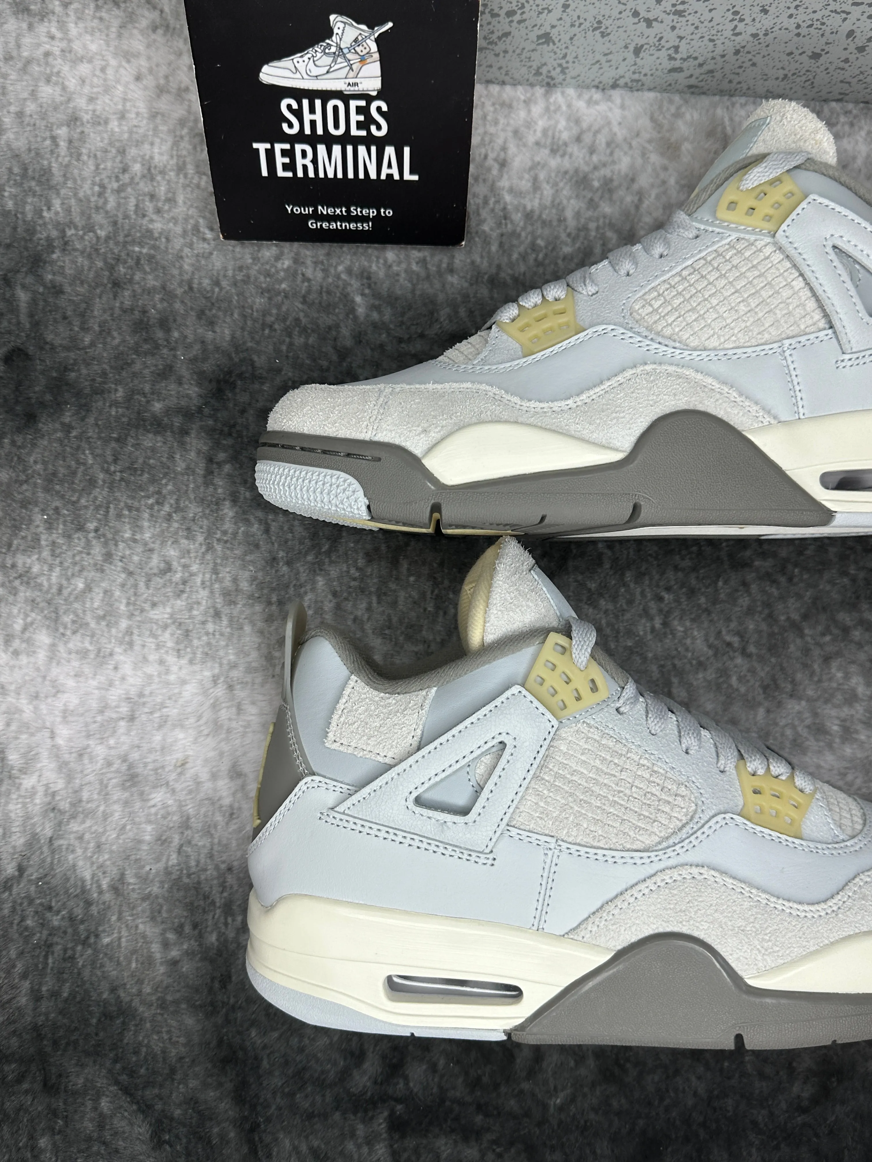 Air Jordan 4 Retro SE Craft Photon Dust