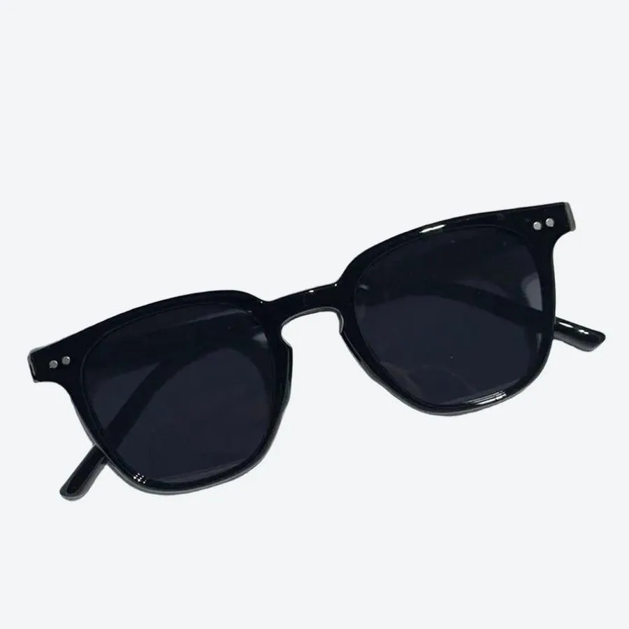 Classic Retro Wayfarer Style Sunglasses
