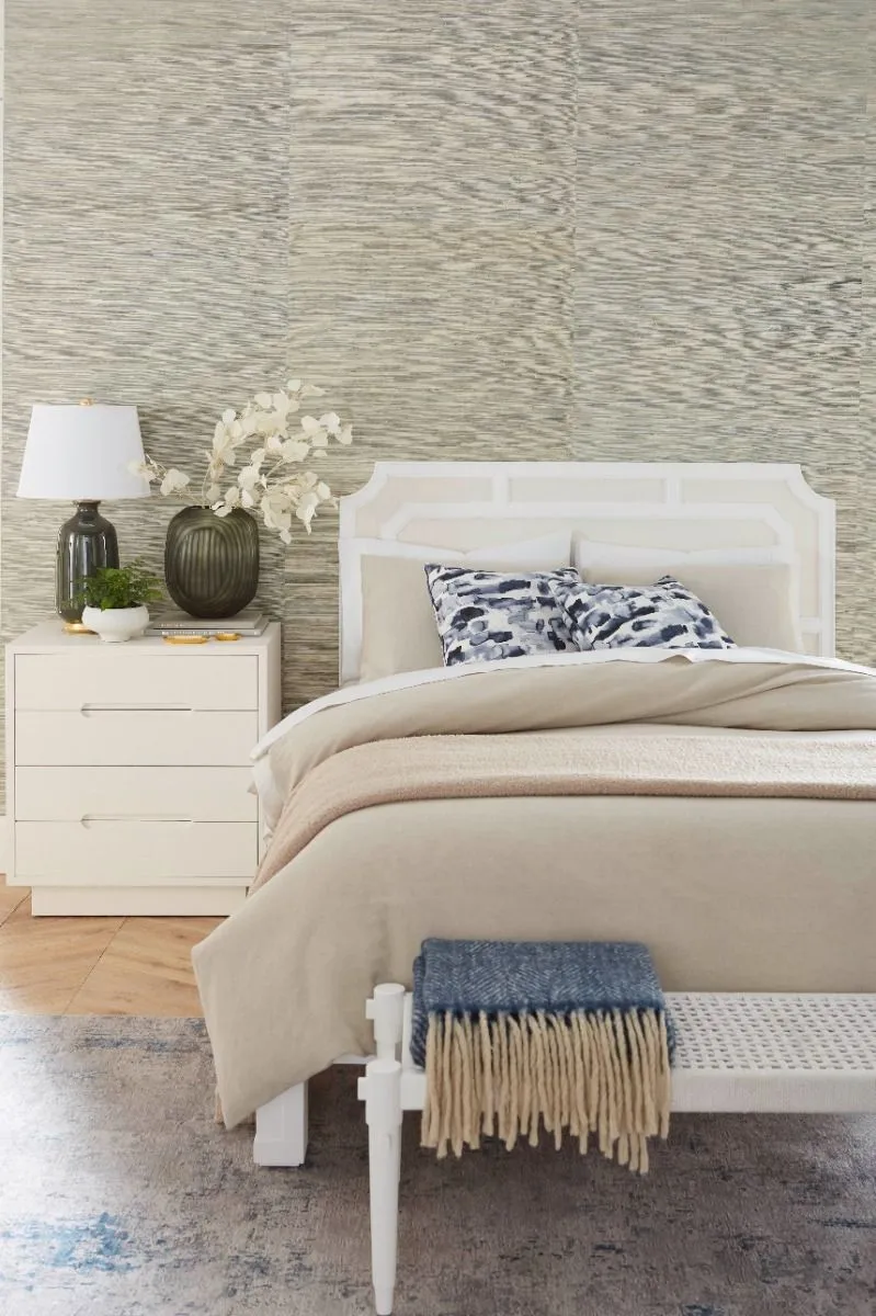Cora 4-Drawer End Table / Soft White