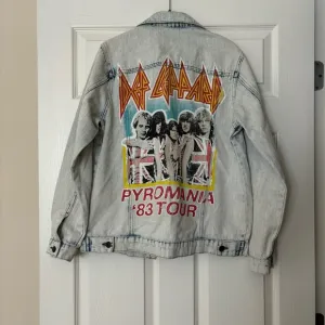 Def Leppard Pyromania ‘83 Tour Acid Washed Denim Jacket, size M