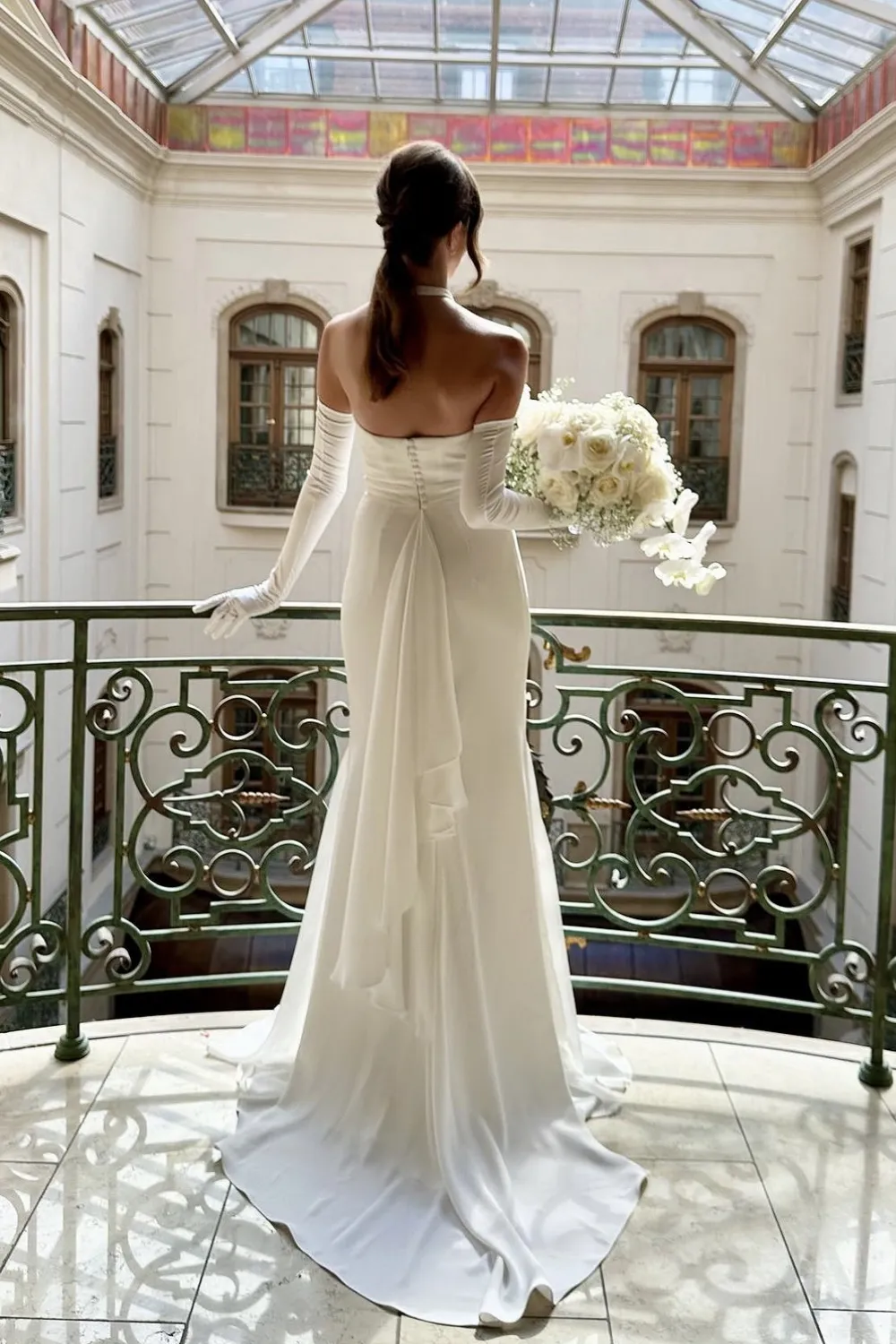Elegant Column Wedding Dress Halter Neckline