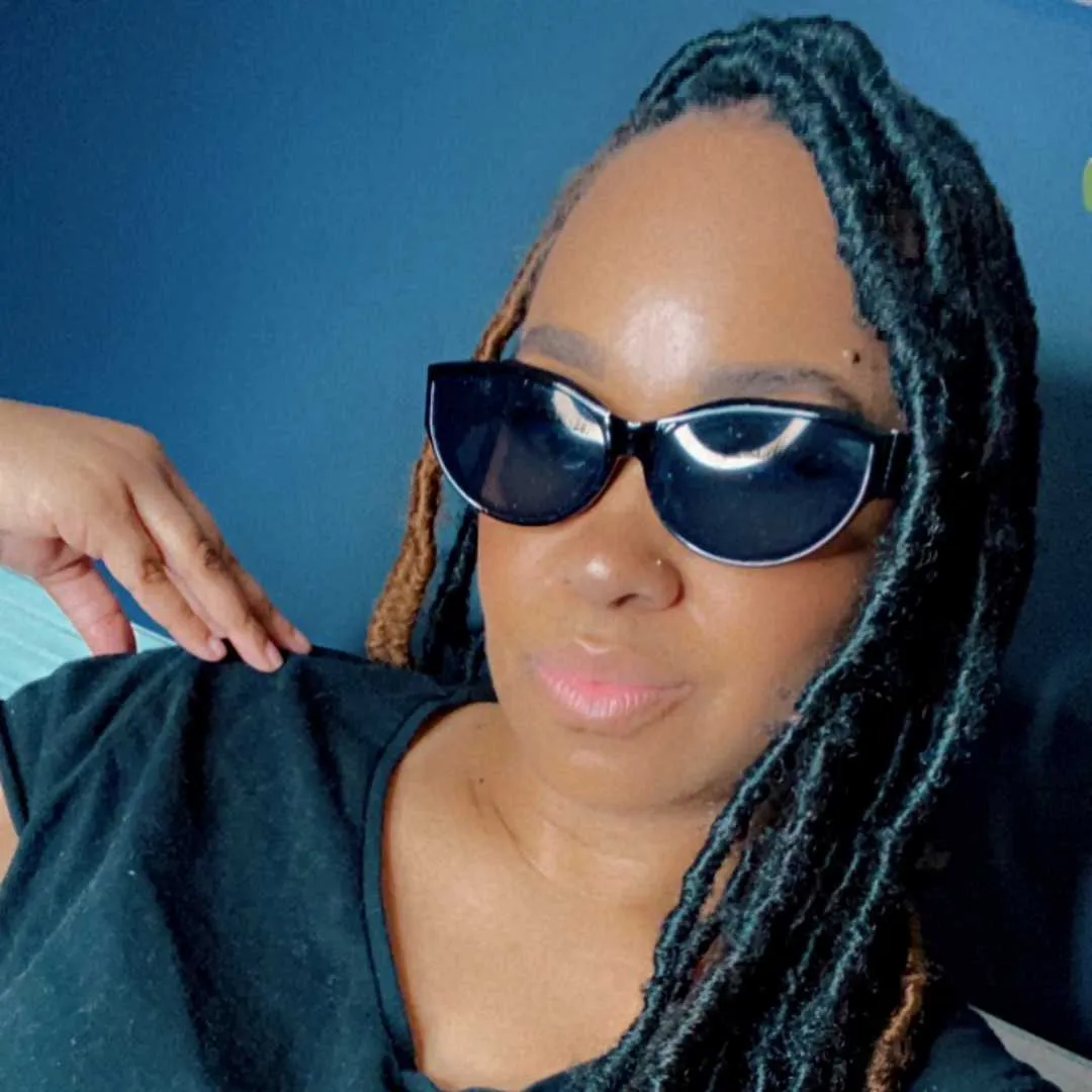 Faye Oval Sunglasses