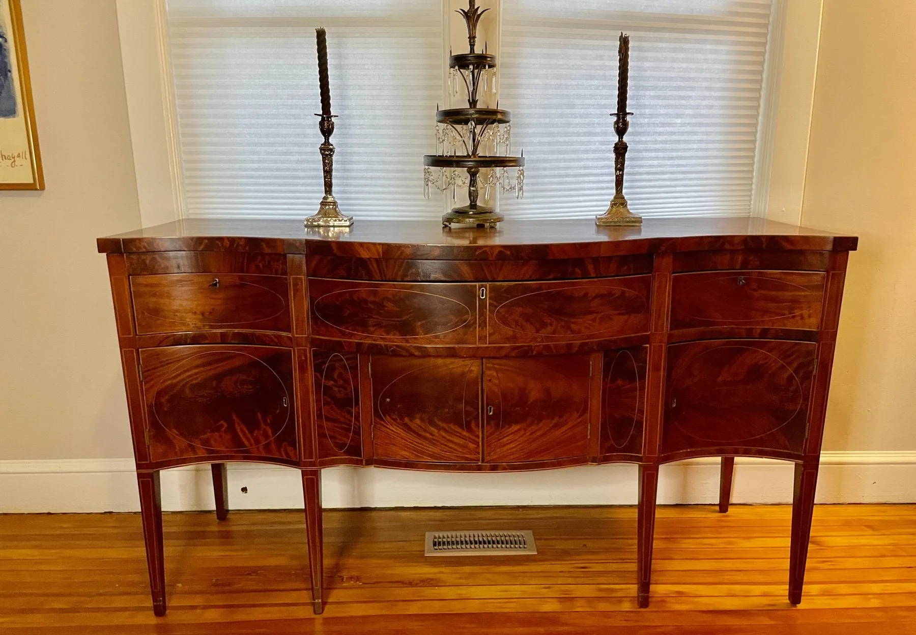 Fine Federal American Hepplewhite Serpentine Sideboard, c. 1790