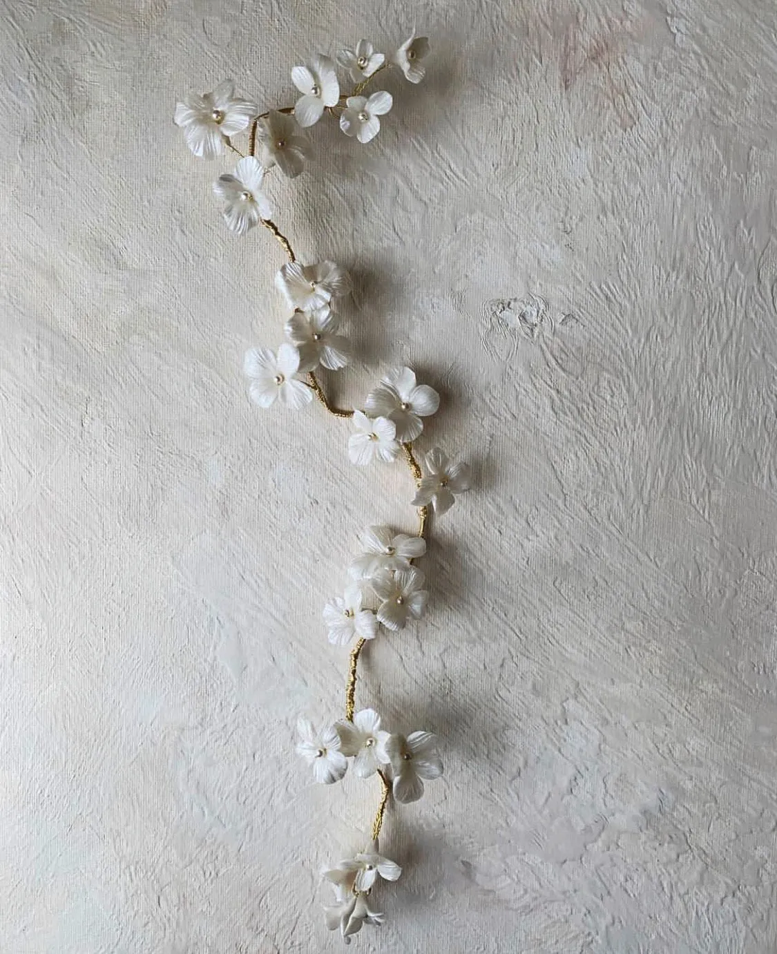 Pearlescent Wildflower Vine