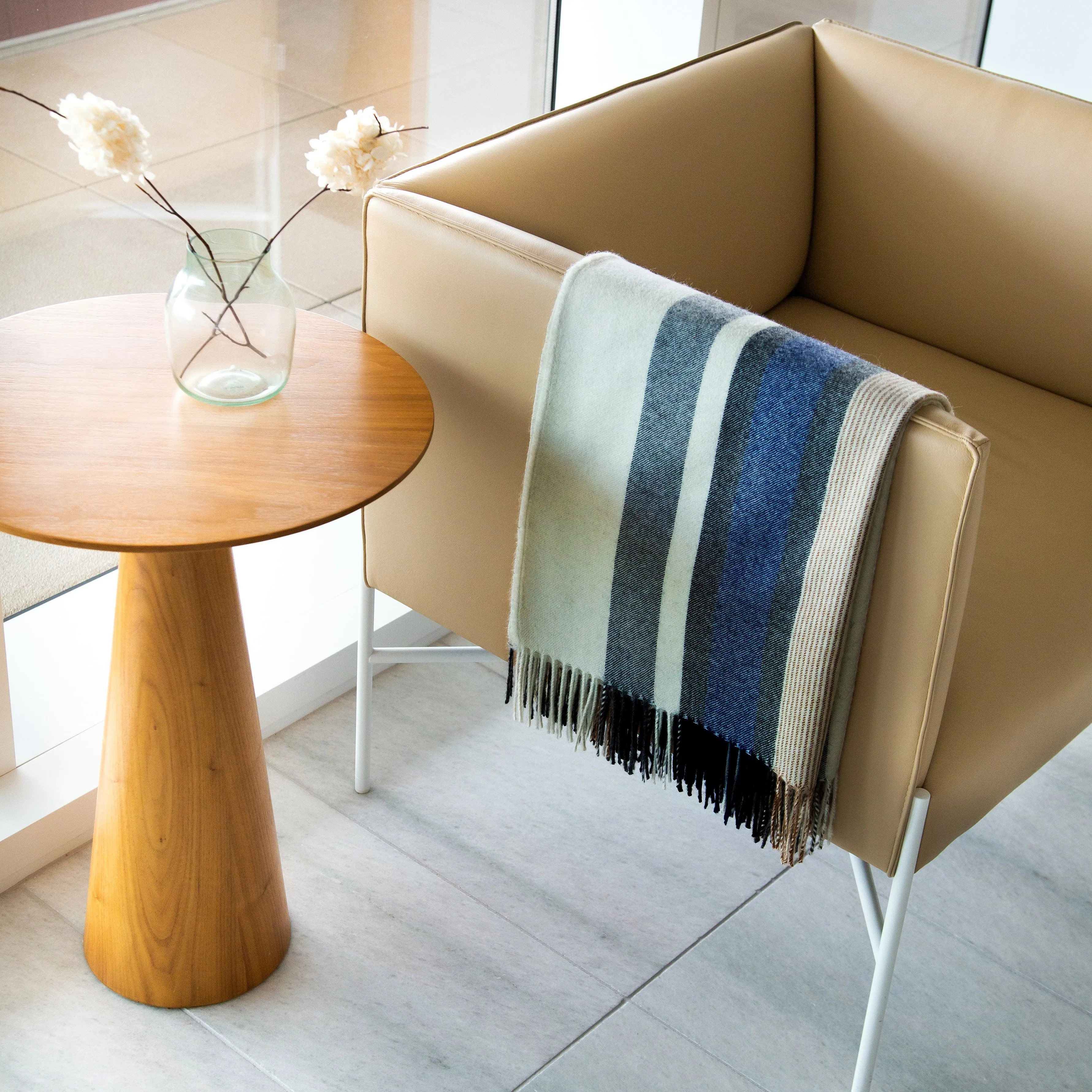 QISU Luxury Blue & Tan Club Alpaca Wool Blanket – Sophisticated Holiday Style