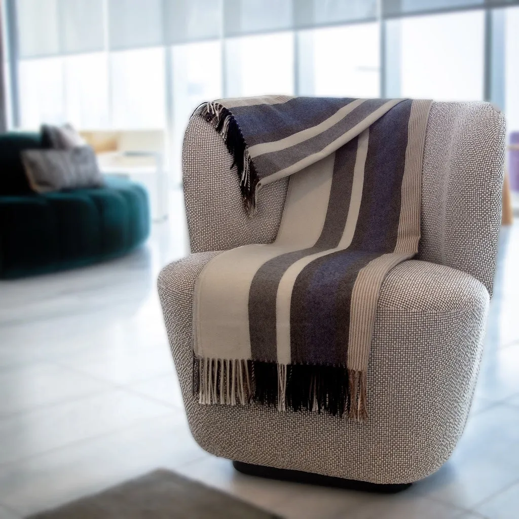 QISU Luxury Blue & Tan Club Alpaca Wool Blanket – Sophisticated Holiday Style