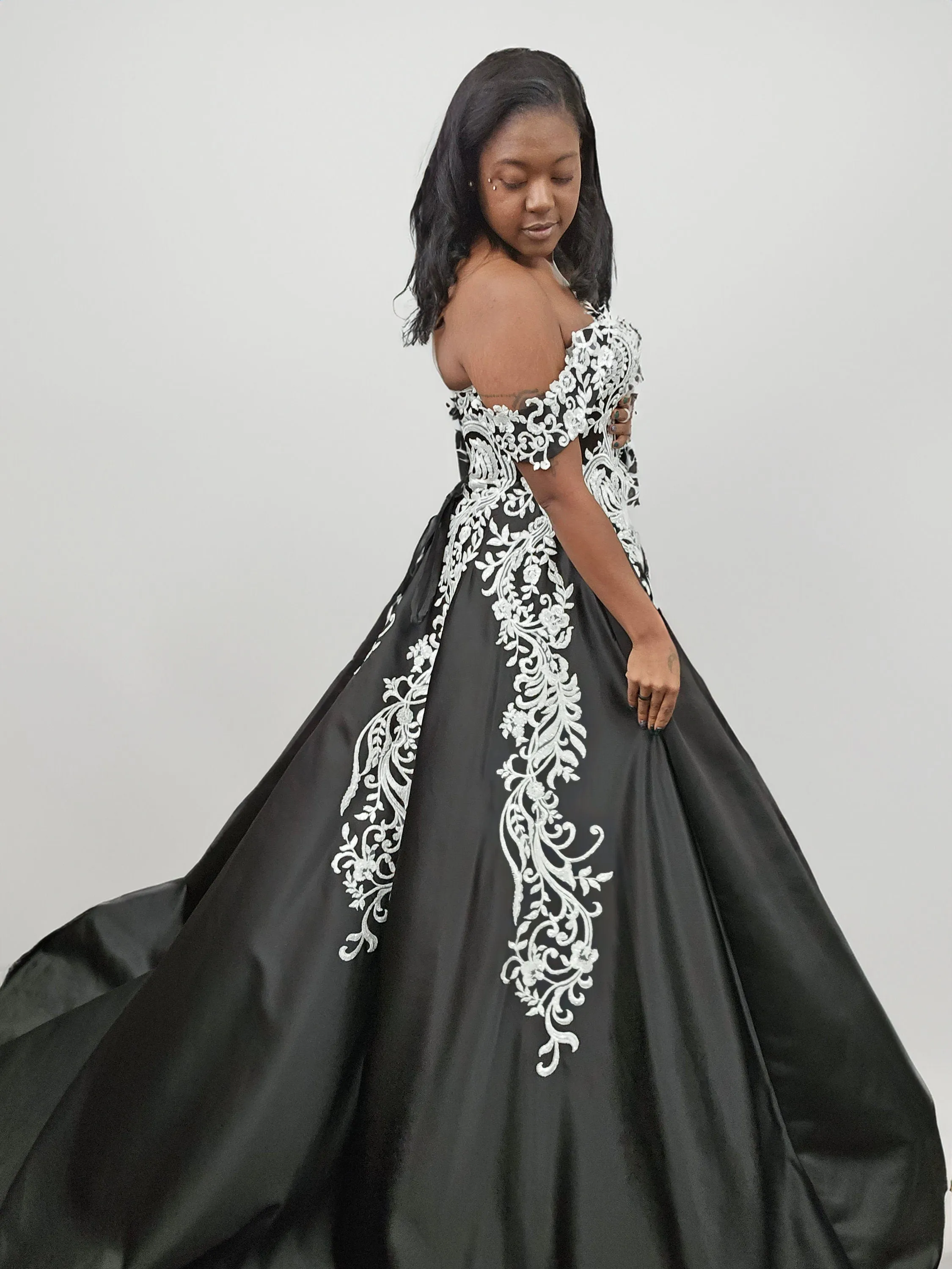 Raven's Embrace size 14