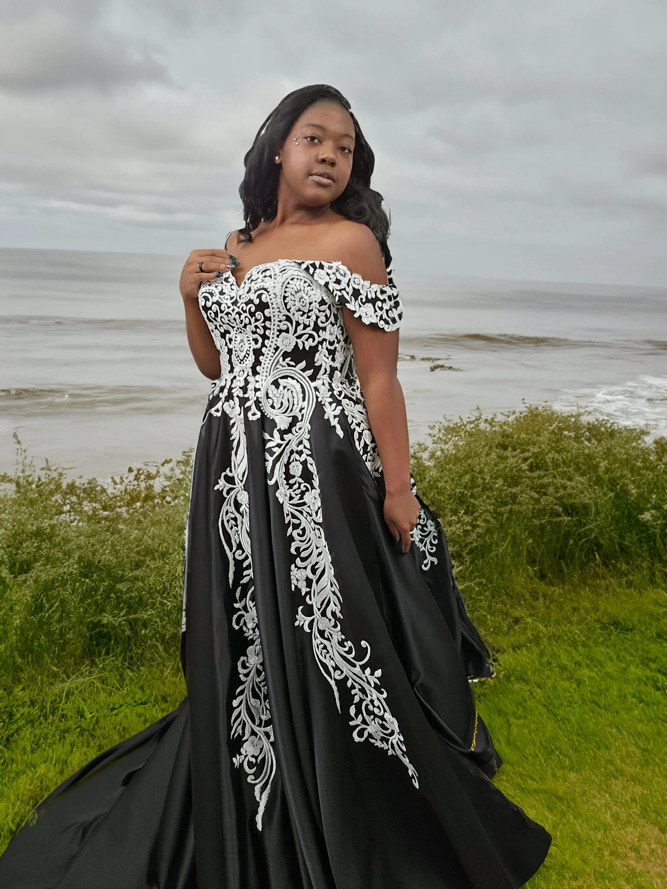 Raven's Embrace size 14