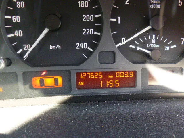 S2638 3' E46 Sedan 318i N42 AUTO 2003/05