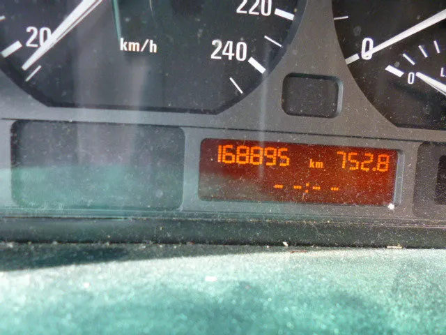 S2663 3' E46 Compact 318ti N42 AUTO 2003/03
