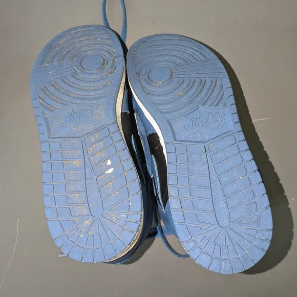 Size 5Y - Jordan 1 Retro OG High Dark Marina Blue 575441-404