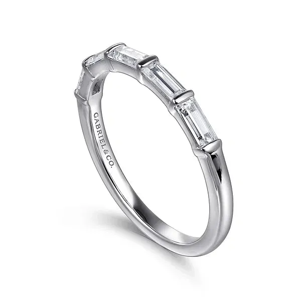 Sophisticated Baguette Diamond Wedding Band