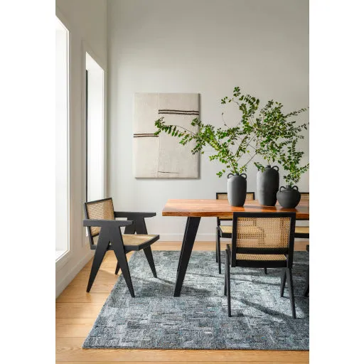 Sophisticated Hen-001 Dining Table