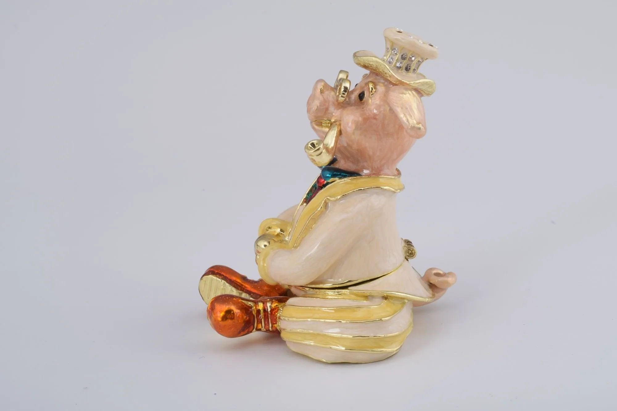 Sophisticated Pig