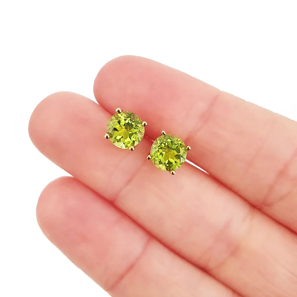 Sophisticated Yellow Gold Four Claw Peridot Studs
