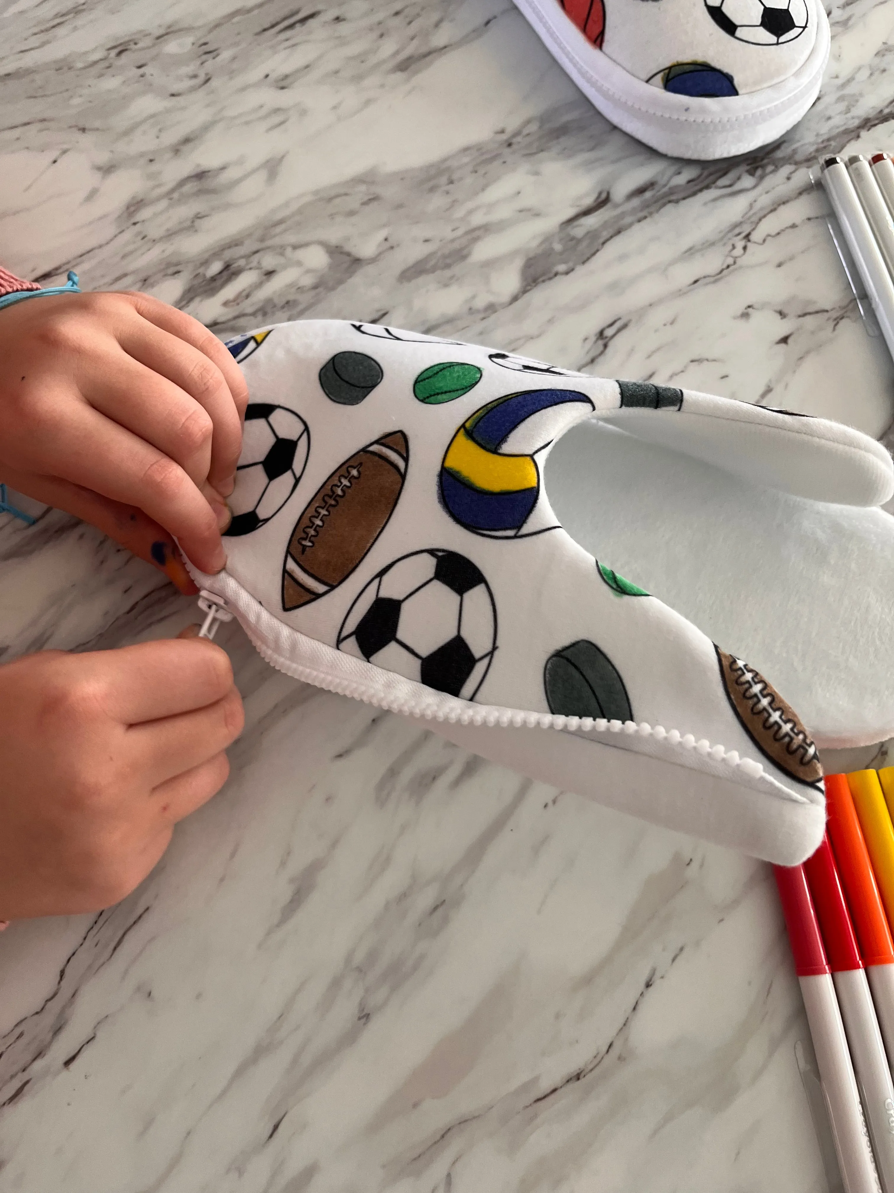 U-Color Sports Printed Zlipperz