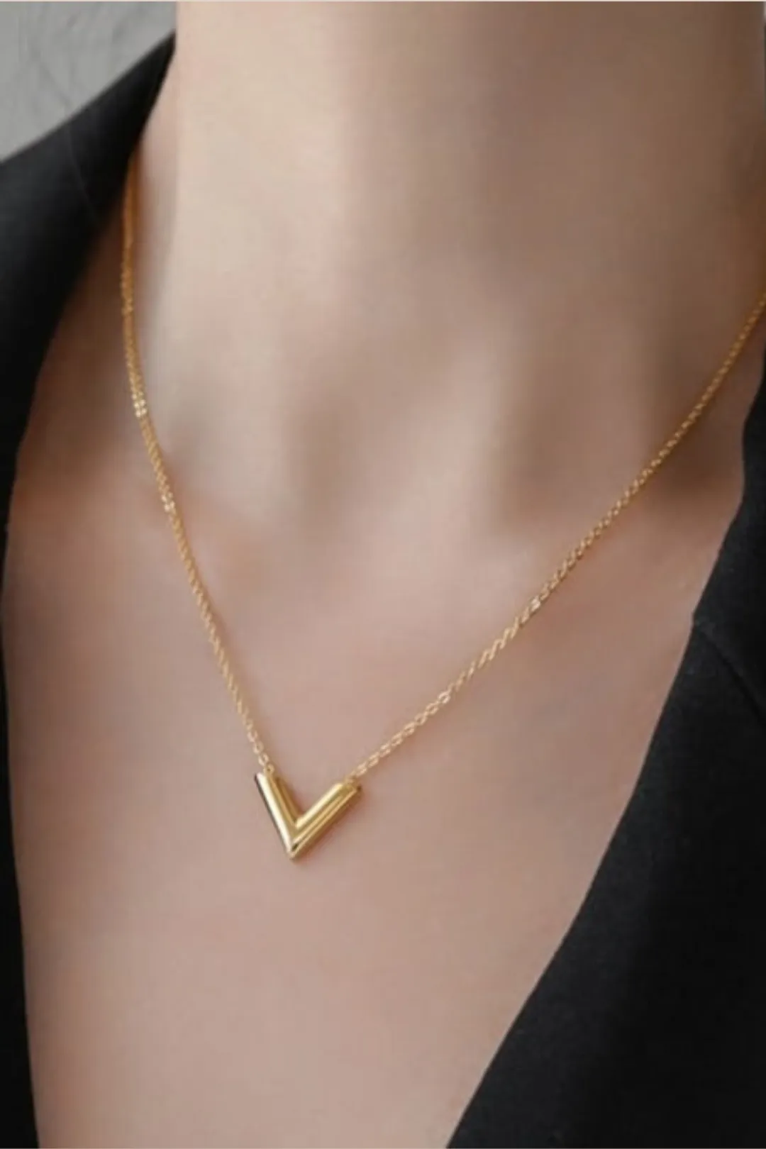 VERA NECKLACE