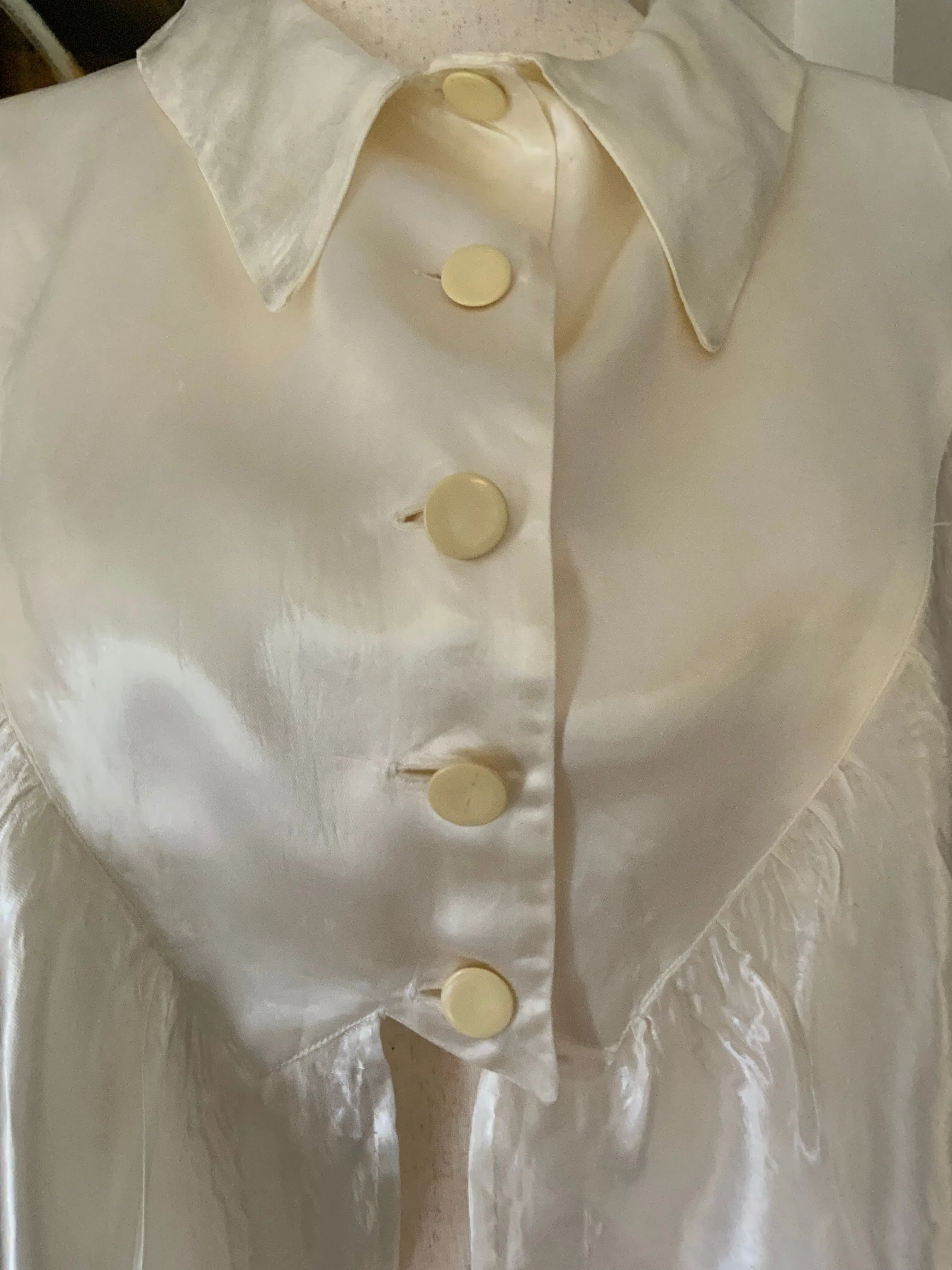 White Satin Cape - 30s - 30M