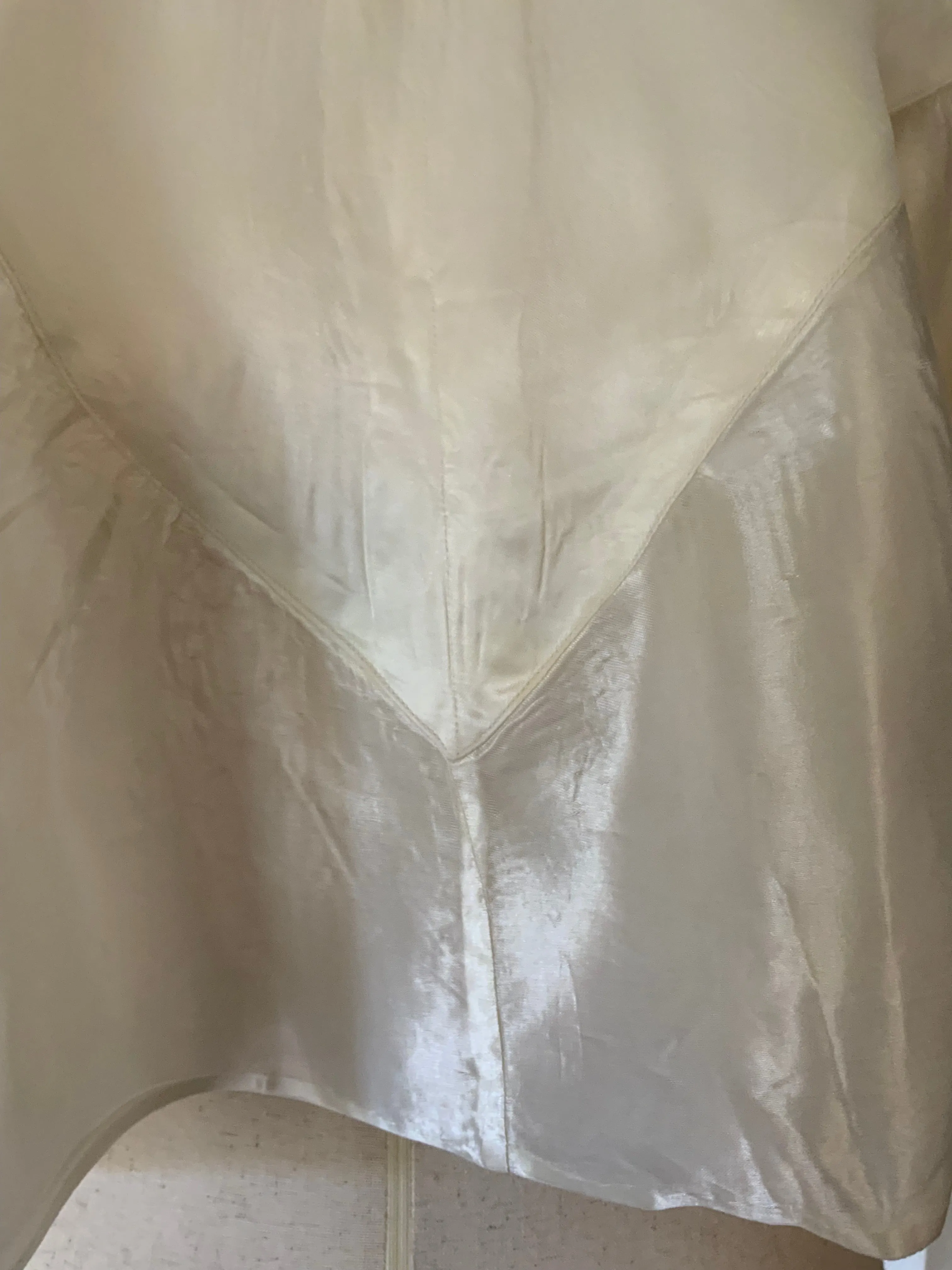 White Satin Cape - 30s - 30M