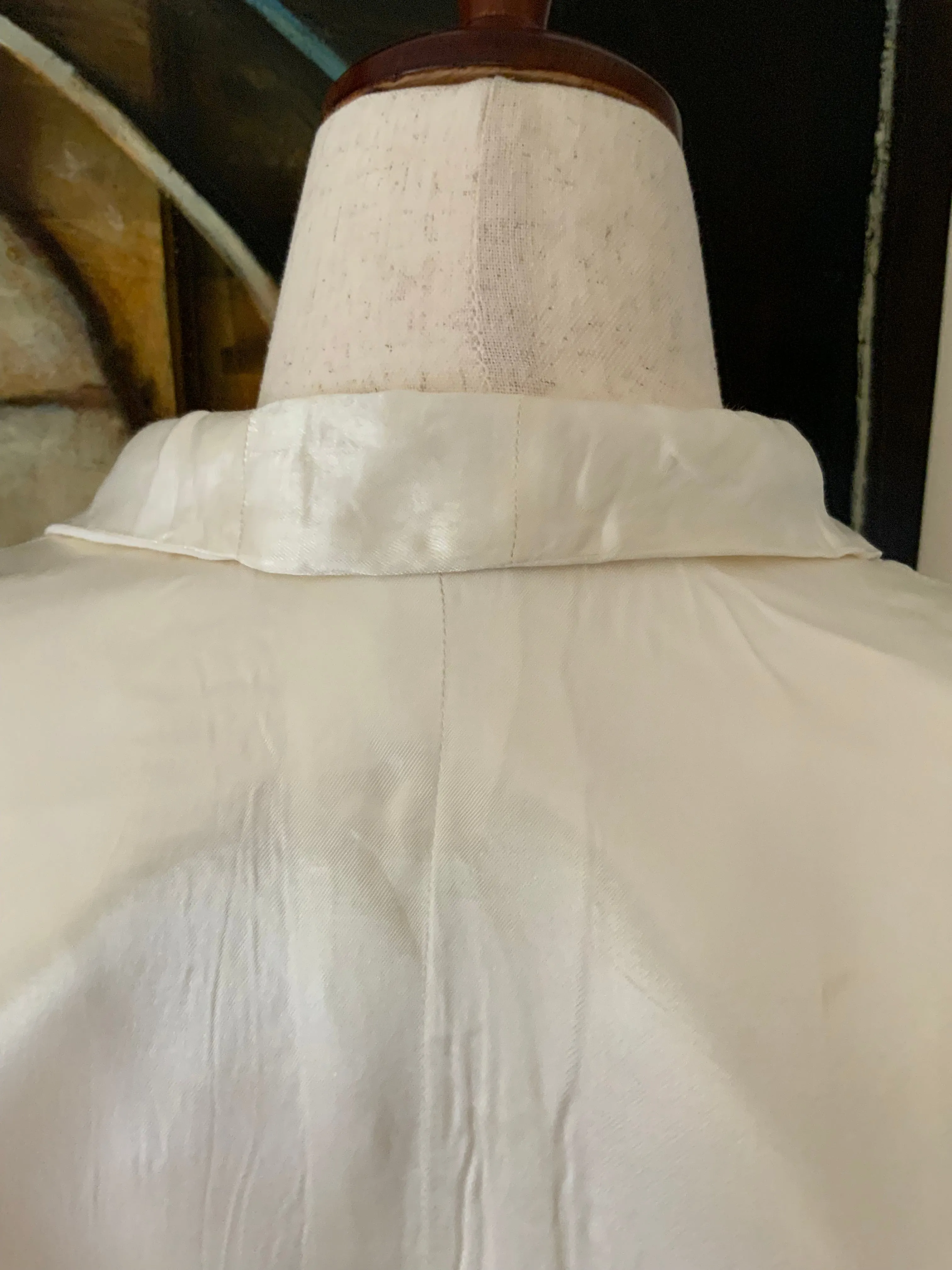 White Satin Cape - 30s - 30M