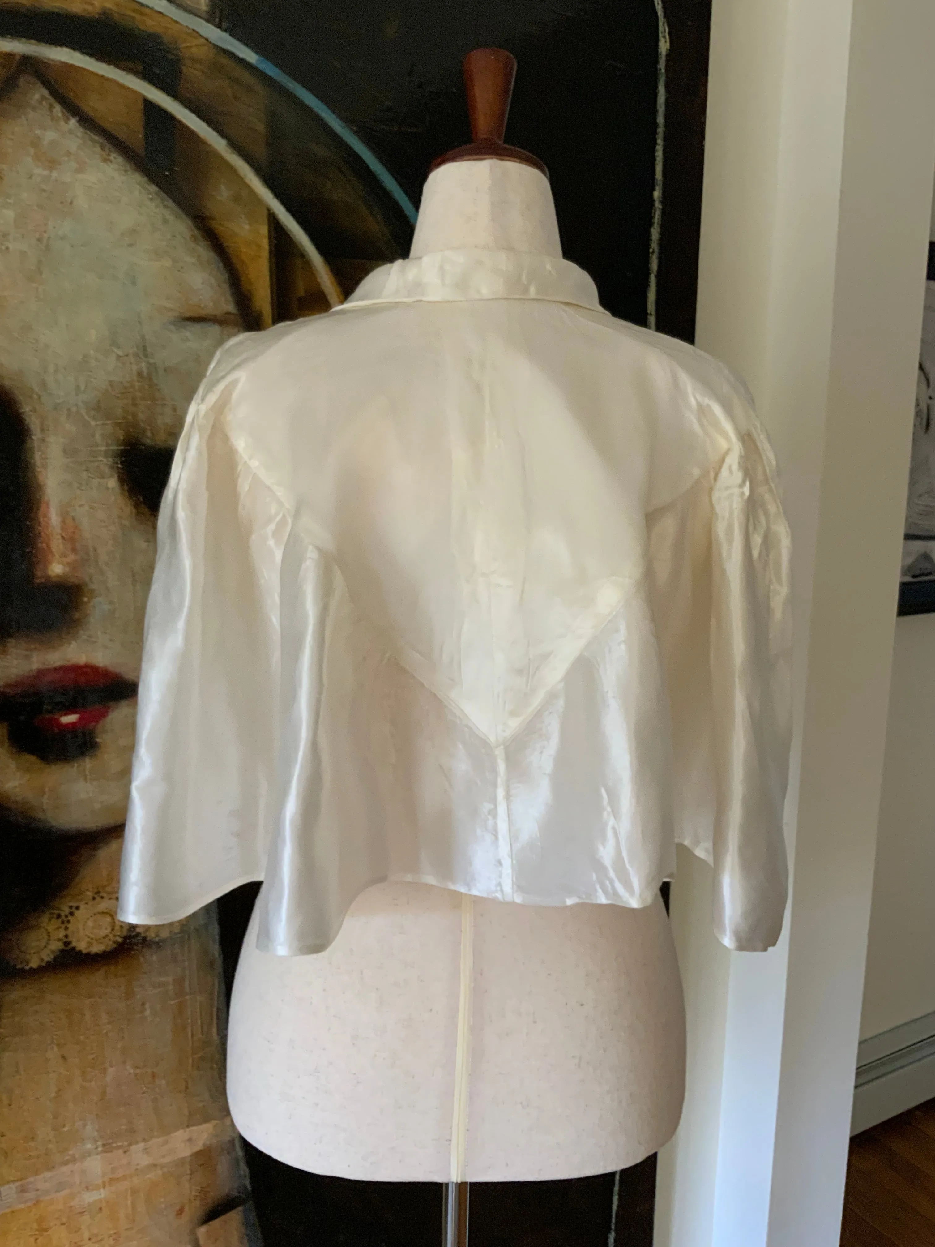 White Satin Cape - 30s - 30M